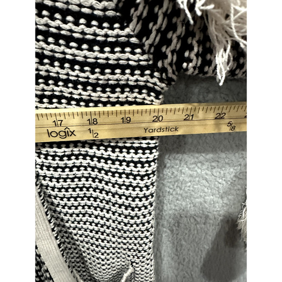 Knox Rose Cardigan Womens XS Black Open Front Oversized Fringe Boho Western - Picture 7 of 7